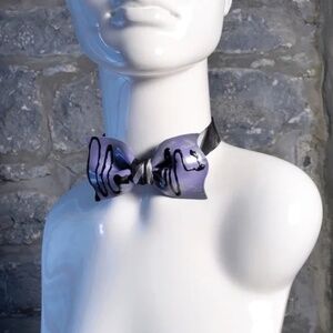 Guillotine Sculpted Bow Tie: Cleo